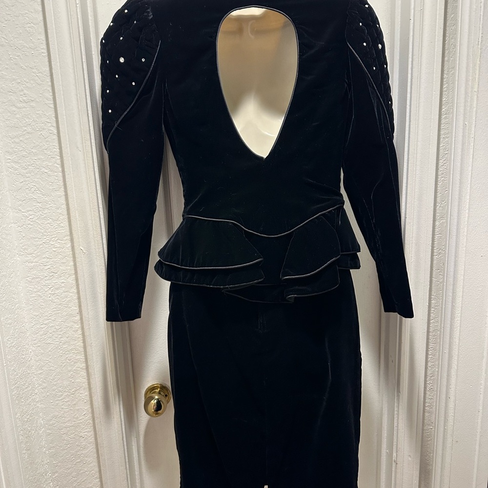 Vtg J.Harris Black Velvet Rhinestone Formal 2 Pc Suit Skirt & Keyhole Jacket 6 - Picture 7 of 16